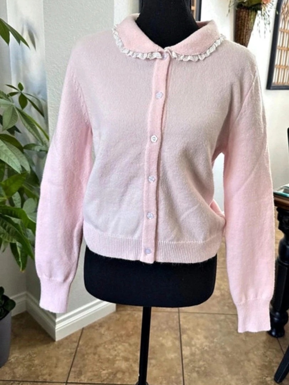 Forever 21 Pink Lace Collar Cardigan Size Medium Like New